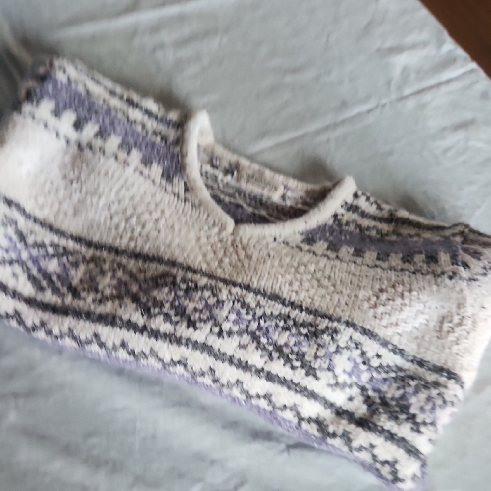 Scandinavian Style 100% Cotton V-Neck Sweater - Picture 4 of 4